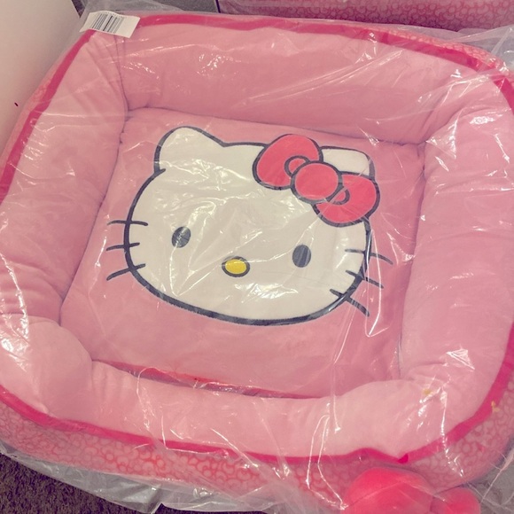 NEW Hello Kitty Loungefly mini backpack & more - Picture 9 of 12